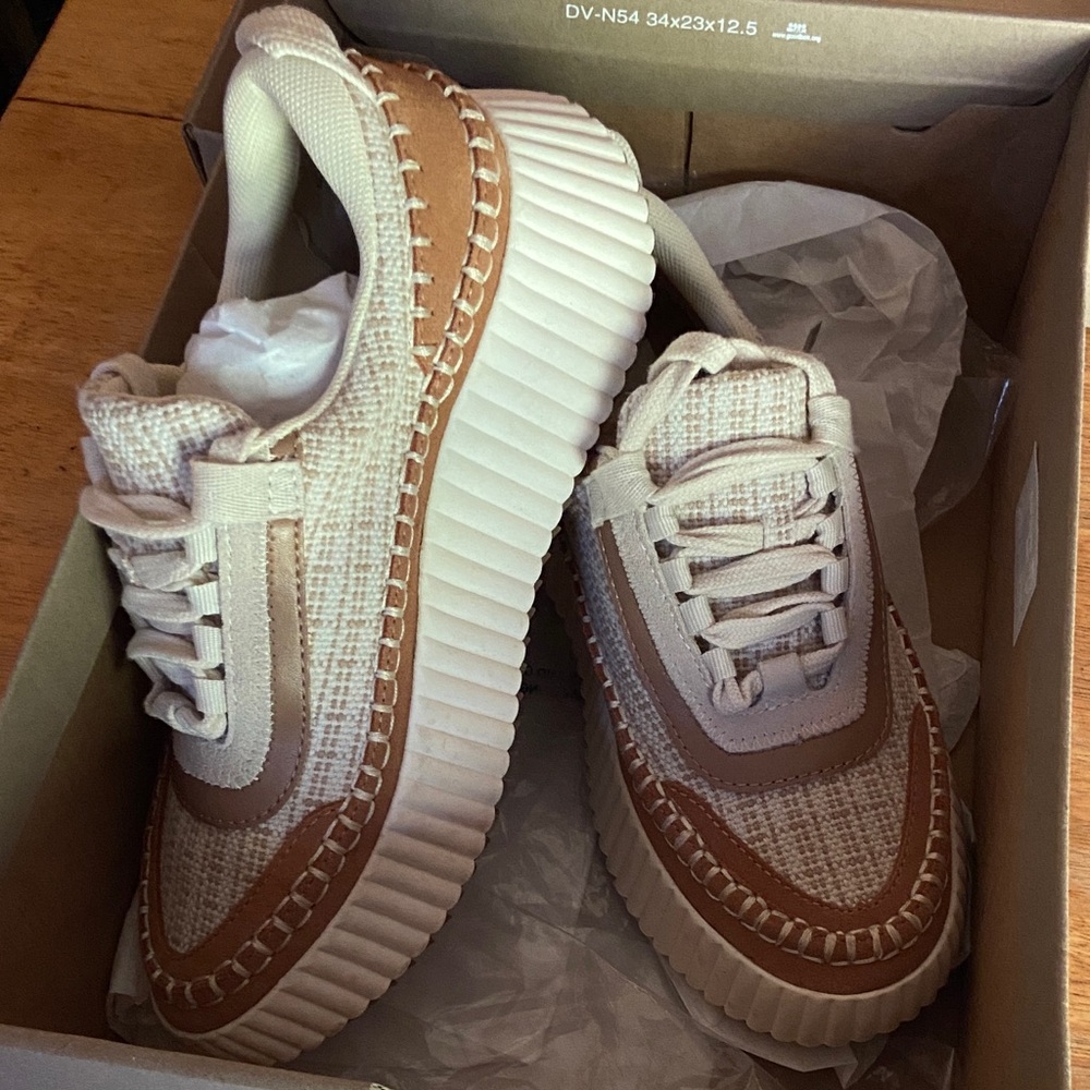 Dolce Vita Cream and Tan Sneakers Size 6 - Picture 3 of 4
